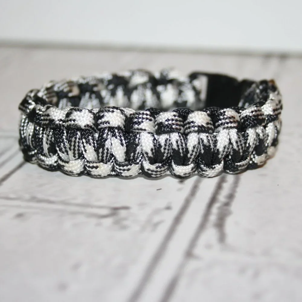 🖤🤍 Black + White Paracord Bracelet · 8.25